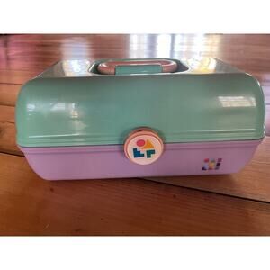 Caboodles on the go girl Seafoam green and purple make up case. travel.